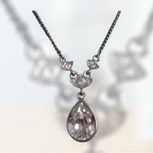 GIVENCHY Silver Teardrop Luxury Necklace